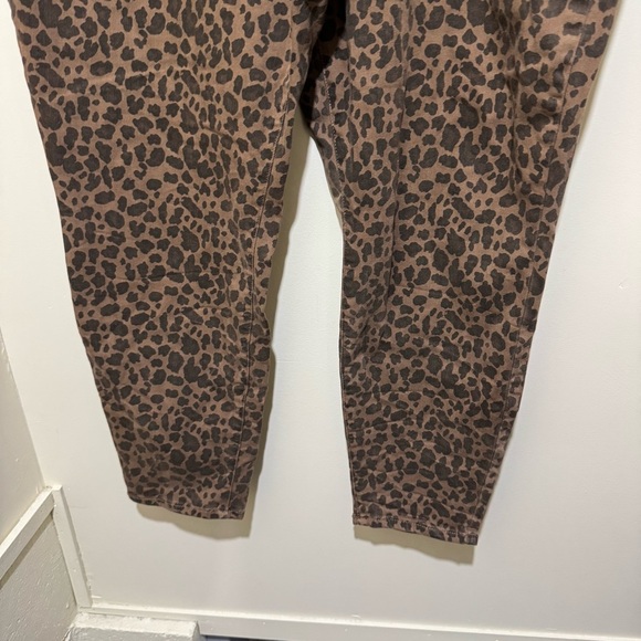 Women’s American Eagle Cheetah Print High Waist Regular Straight Jeans Size 22 - Picture 6 of 16